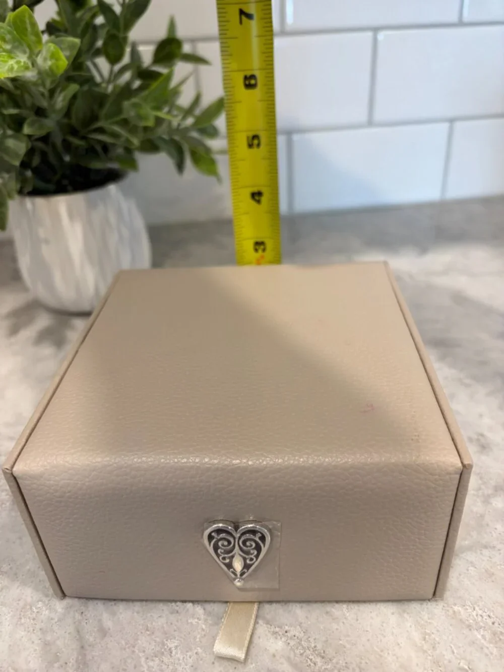 Brighton Jewelry Box Embossed Tan Faux Leather Travel Dresser Box